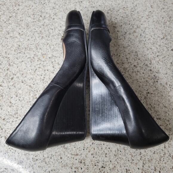 Cole Haan Grand OS Black Leather Closed Round Toe Gold Buckle Wedge Heel✨️9B - Picture 7 of 15